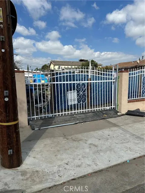 661 65th Street, Los Angeles, CA 90044 - #2