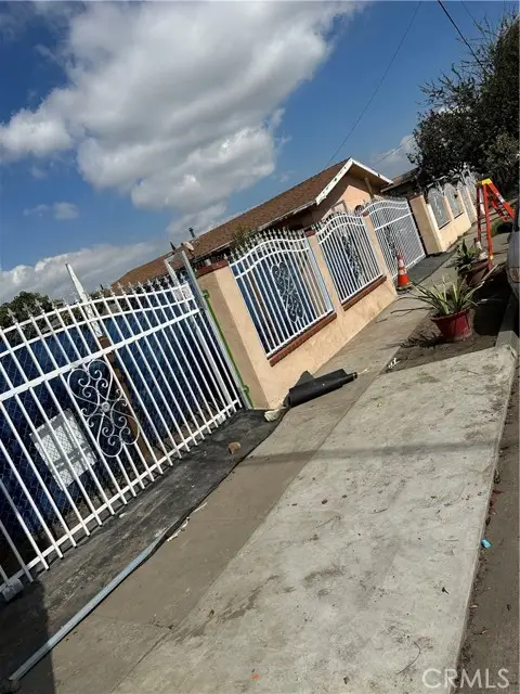 661 65th Street, Los Angeles, CA 90044 - #3