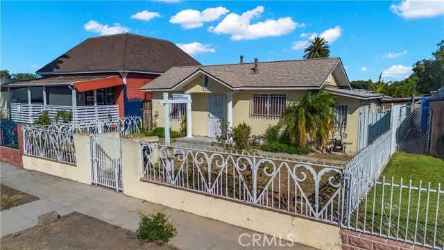 8810 MENLO Avenue, Los Angeles, CA 90044 - #2