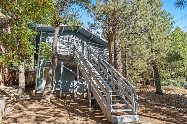 329 Vista Lane, Sugarloaf, CA 92386