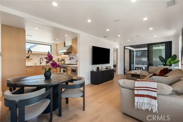 521 Iris, Corona Del Mar, CA 92625 - Image #2