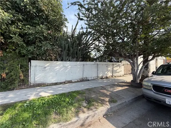 8226 Main, Los Angeles, CA 90003