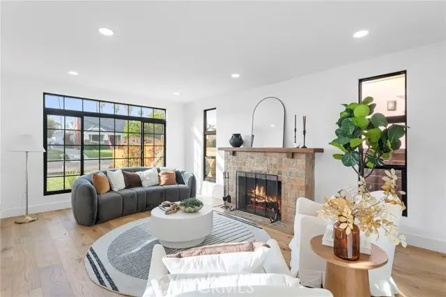 5334 Hillcrest Drive, Los Angeles, CA 90043 - Image #3