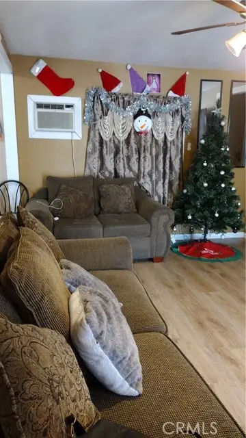 910 76th, Los Angeles, CA 90001 - #2