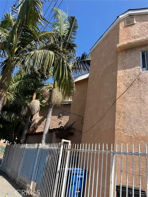 300 42nd Place, Los Angeles, CA 90011 - Image #3