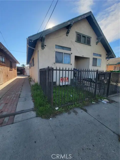 204 Gage, Los Angeles, CA 90003