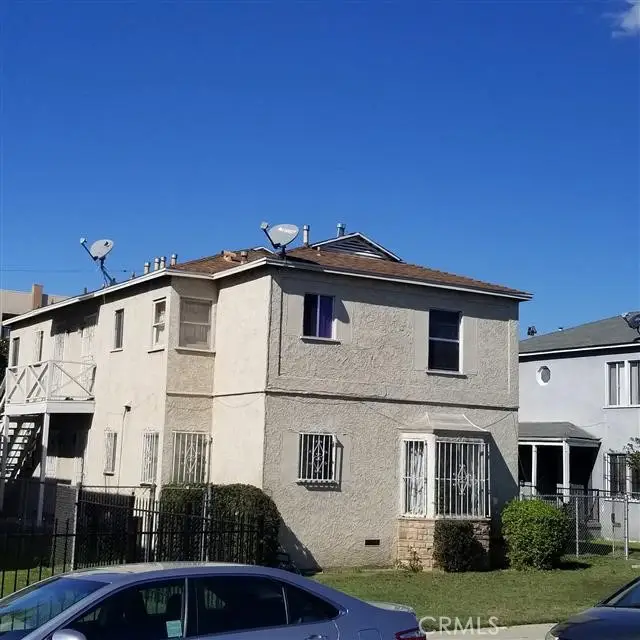 6143 Hobart Boulevard, Los Angeles, CA 90047 - #1