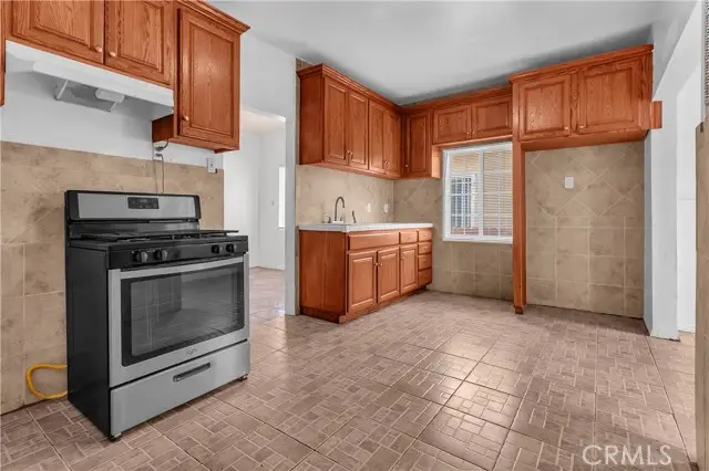 657 53rd, Los Angeles, CA 90011 - #1