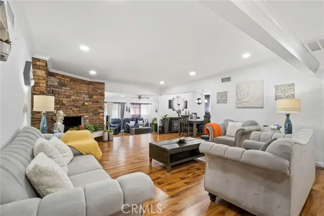 14870 Hubbard, Sylmar, CA 91342 - Image #2