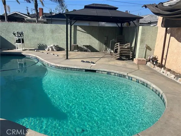 10019 Rosecrans, Bellflower, CA 90706