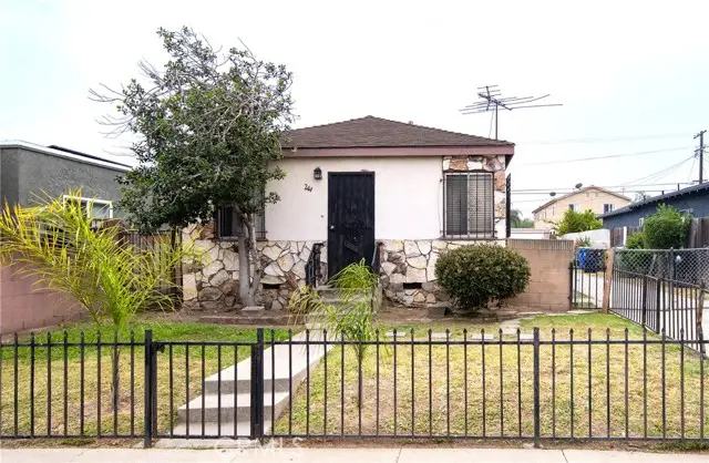 244 118th, Los Angeles, CA 90061 - #2