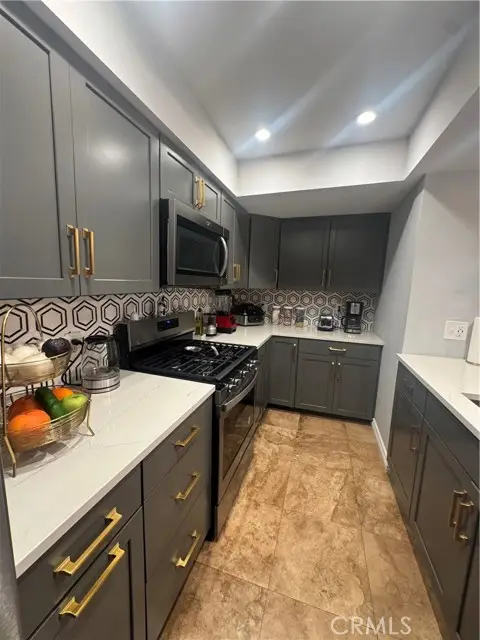 2700 Cahuenga Boulevard  #4223, Los Angeles, CA 90068 - #2