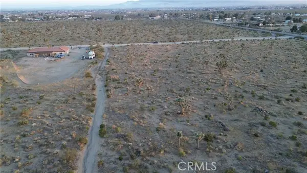 3098 La Nesa RD, Phelan, CA 92371