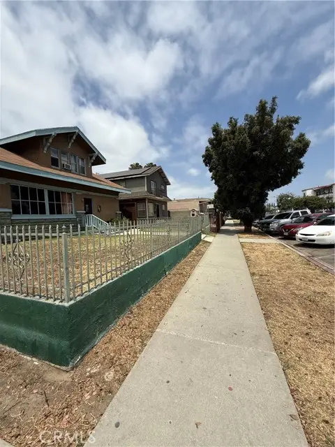 1403 Elm, Long Beach, CA 90813