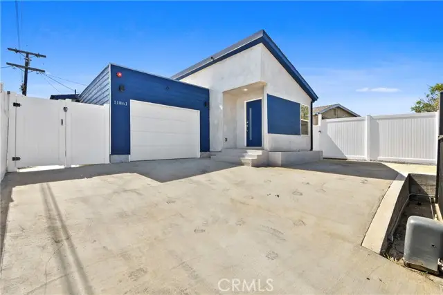 11861 San Pedro, Los Angeles, CA 90061 - #1