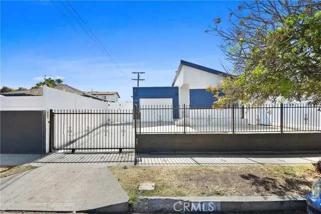 11861 San Pedro, Los Angeles, CA 90061 - #3
