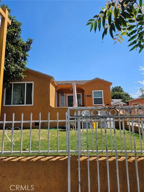 2638 Iowa, South Gate, CA 90280
