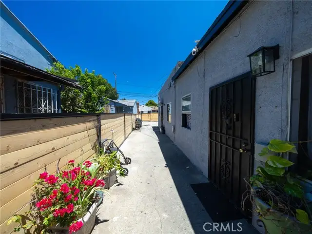 9104 Main, Los Angeles, CA 90003 - #2