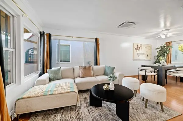 1227 1st  #2F, Long Beach, CA 90802