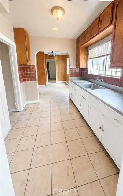131 99th, Los Angeles, CA 90003