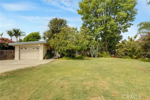 7911 Genesta, Lake Balboa, CA 91406 - #2