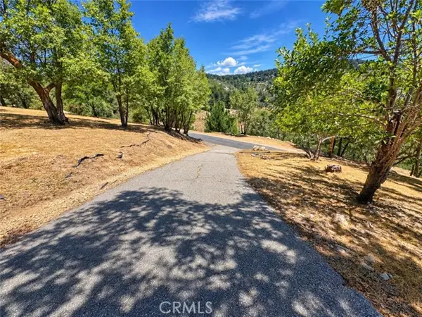 30 Pine Cone Curve Drive, Running Springs, CA 92382