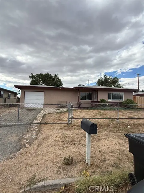 15254 Las Piedras Drive, Victorville, CA 92395