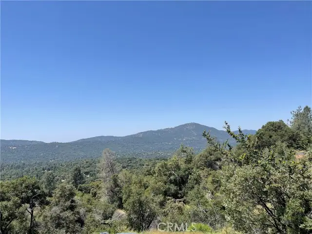 11 Suncrest Dr, Oakhurst, CA 93644 - #2