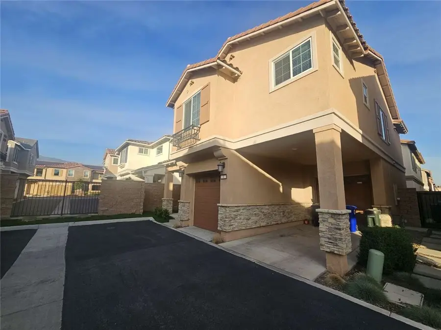 15148 Ridge Lane  #4, Fontana, CA 92336 - Image #2
