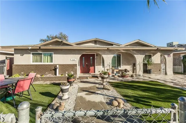 2467 Holloway Avenue, Fresno, CA 93725 - Image #1