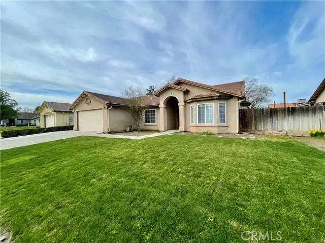 443 Park, Kerman, CA 93630 - #2
