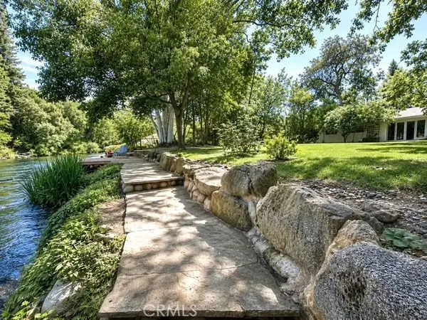 210 Wood Duck Avenue, Sanger, CA 93657