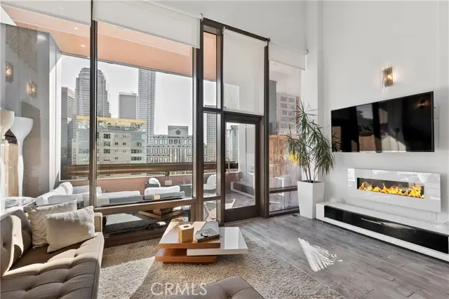 1100 Wilshire Boulevard  #1707, Los Angeles, CA 90017 - #1