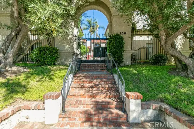 300 Isabel Street  #10, Glendale, CA 91206 - #2