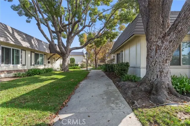 9824 Via Sonoma, Cypress, CA 90630 - Image #3