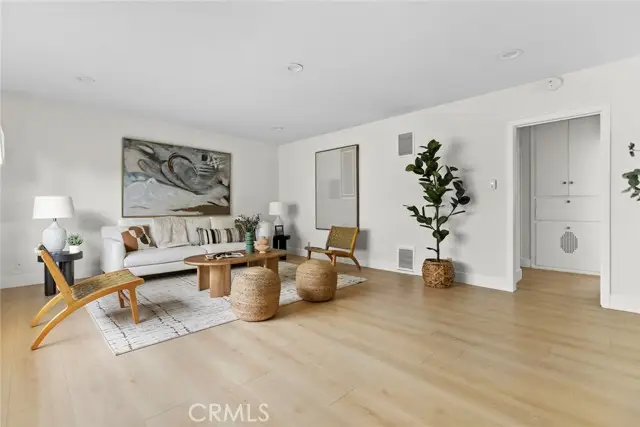 587 South St  #18, Glendale, CA 91202 - Image #3