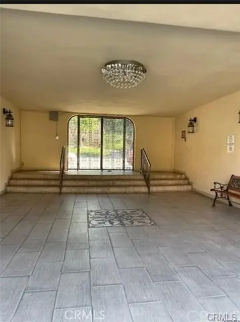 3220 Altura Avenue  #102, Glendale, CA 91214 - Image #2