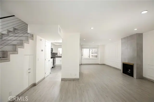 10214 Samoa  #25, Tujunga, CA 91042 - Image #3