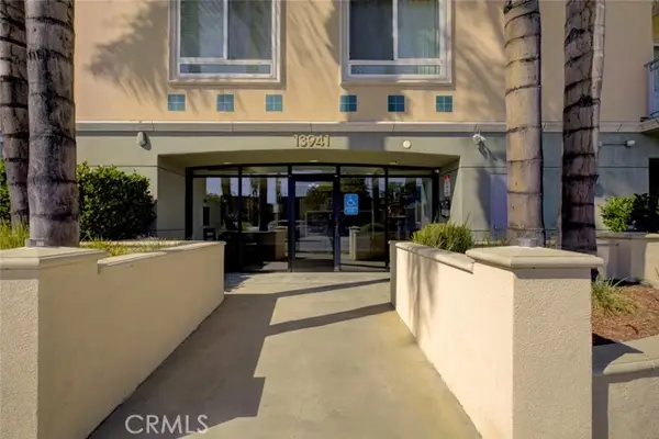 13941 Sherman Way Boulevard  #401, Van Nuys, CA 91405