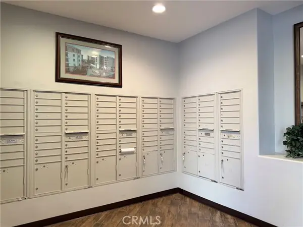 3740 Santa Rosalia Road  #Unit 425, Los Angeles, CA 90008