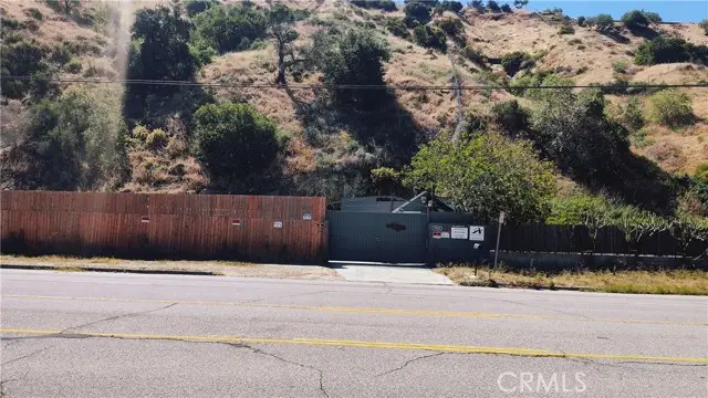9562 Wentworth Street, Sunland, CA 91040 - #3