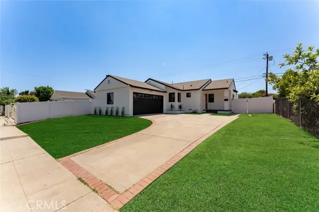 8133 Brimfield Avenue, Panorama City, CA 91402 - #3