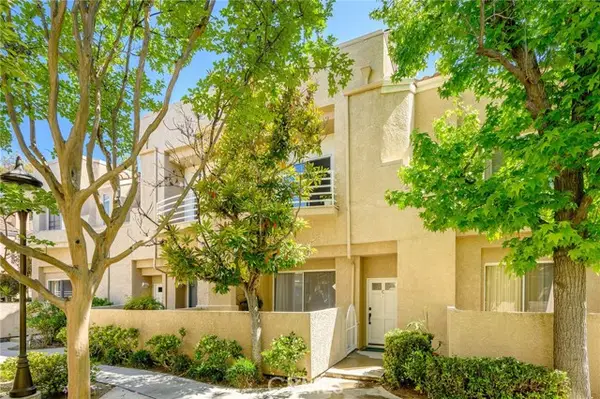 25703 Holiday Circle  #C, Stevenson Ranch, CA 91381