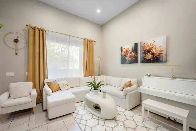 25703 Holiday Circle  #C, Stevenson Ranch, CA 91381 - #3