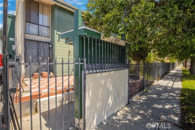 11107 Arminta st unit 22, Sun Valley, CA 91352 - #3