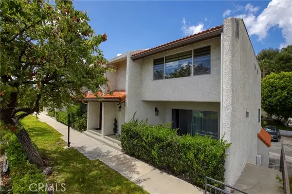 9560 Via Bernardo, Burbank, CA 91504