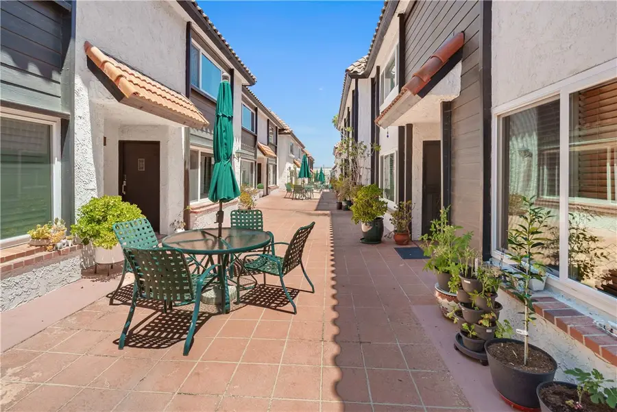 14332 Dickens Street  #25, Sherman Oaks, CA 91423 - #2