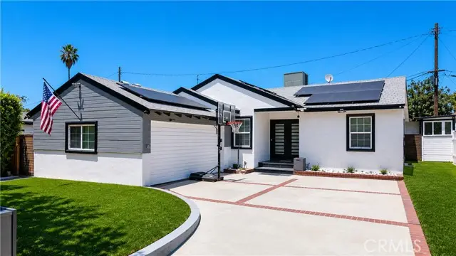 12521 Stagg Street, North Hollywood, CA 91605 - #3
