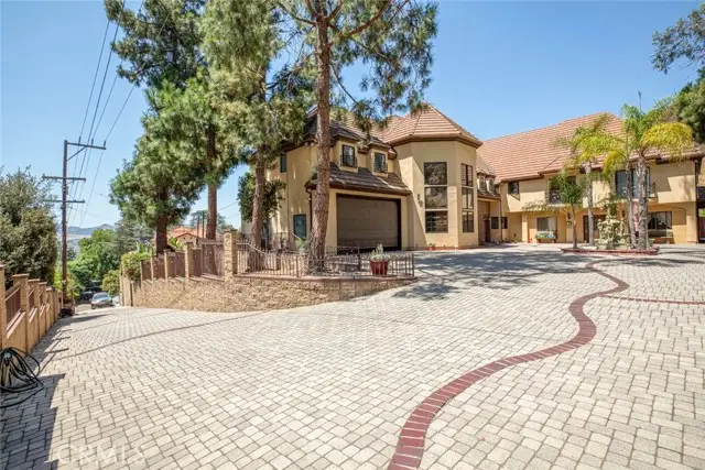 1663 Vista, Glendale, CA 91201 - #3