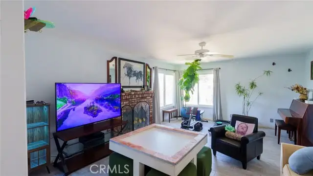 1048 Vallejo Avenue, Simi Valley, CA 93065 - #2